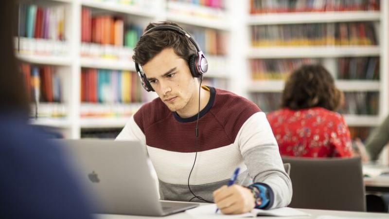The 14 Best Online IELTS Writing Tutors - University Tutor best ielts writing tutor online